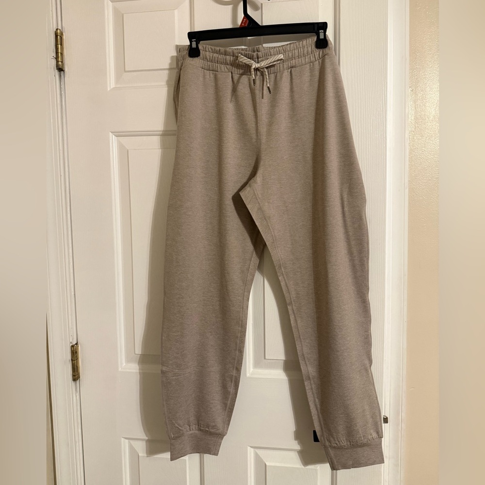 Vuori Women’s Beige Joggers